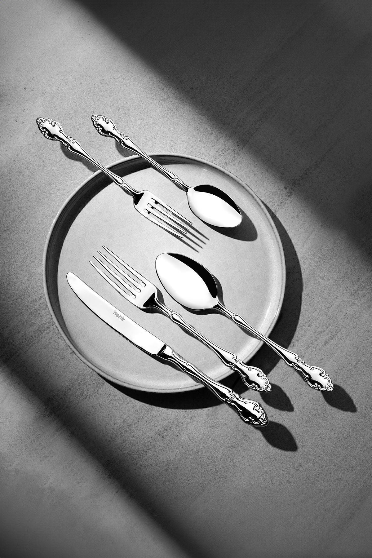 Adriana Sade 6 Person 36 Piece Boxed Cutlery Set