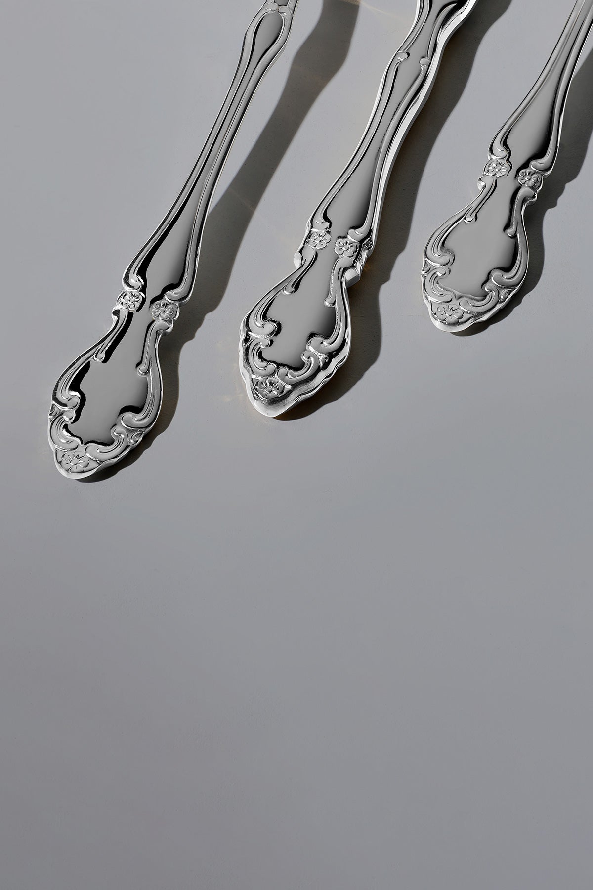 Adriana Saten 12 Kişilik 89 Parça Deri Kutulu Çatal Kaşık Bıçak Takımı