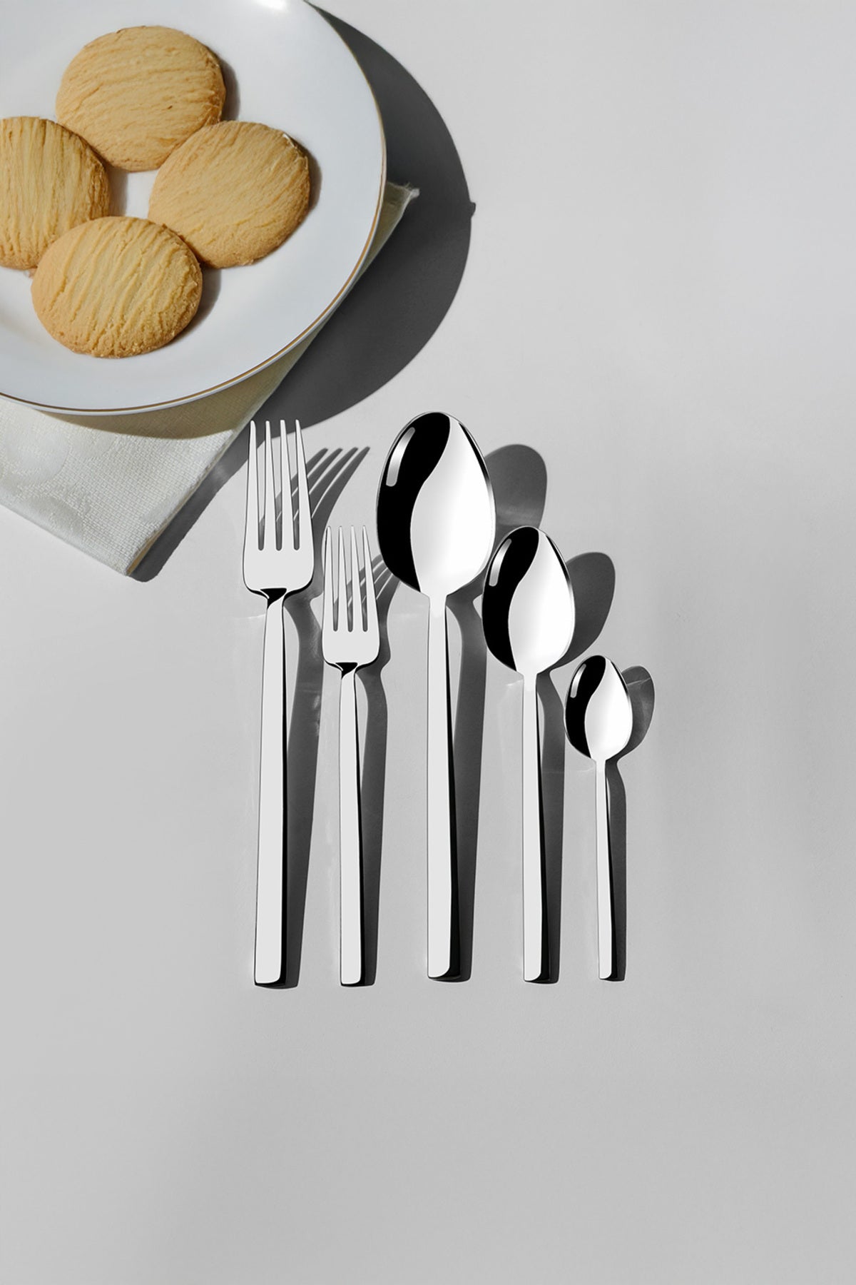 Dalyan Plain 30 Piece Boxed Cutlery Set for 6 People