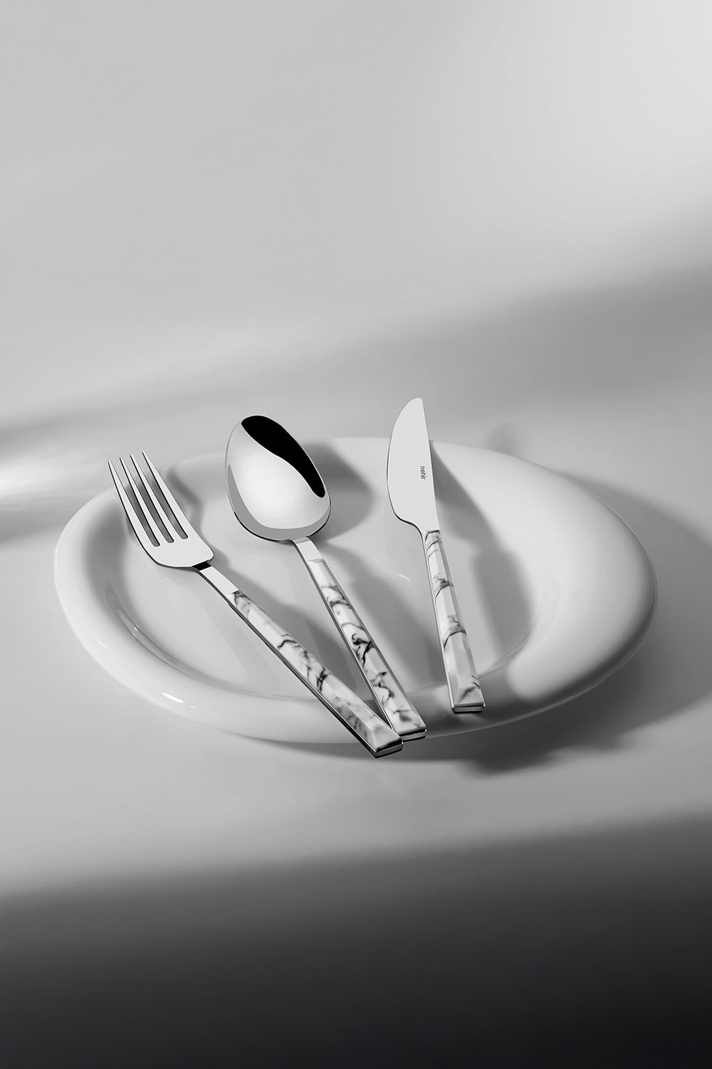 Flora Beyaz 6 Kişilik Desenli 18 Parça Kutulu Çatal Kaşık Bıçak Takımı