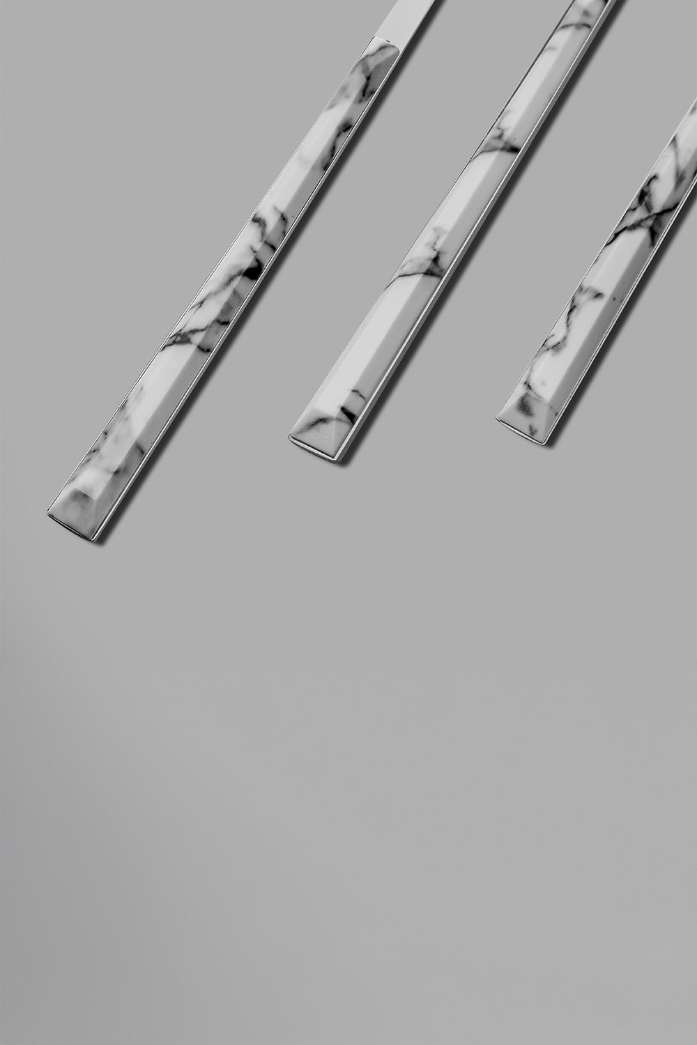 Flora Beyaz 6 Kişilik Desenli 18 Parça Kutulu Çatal Kaşık Bıçak Takımı