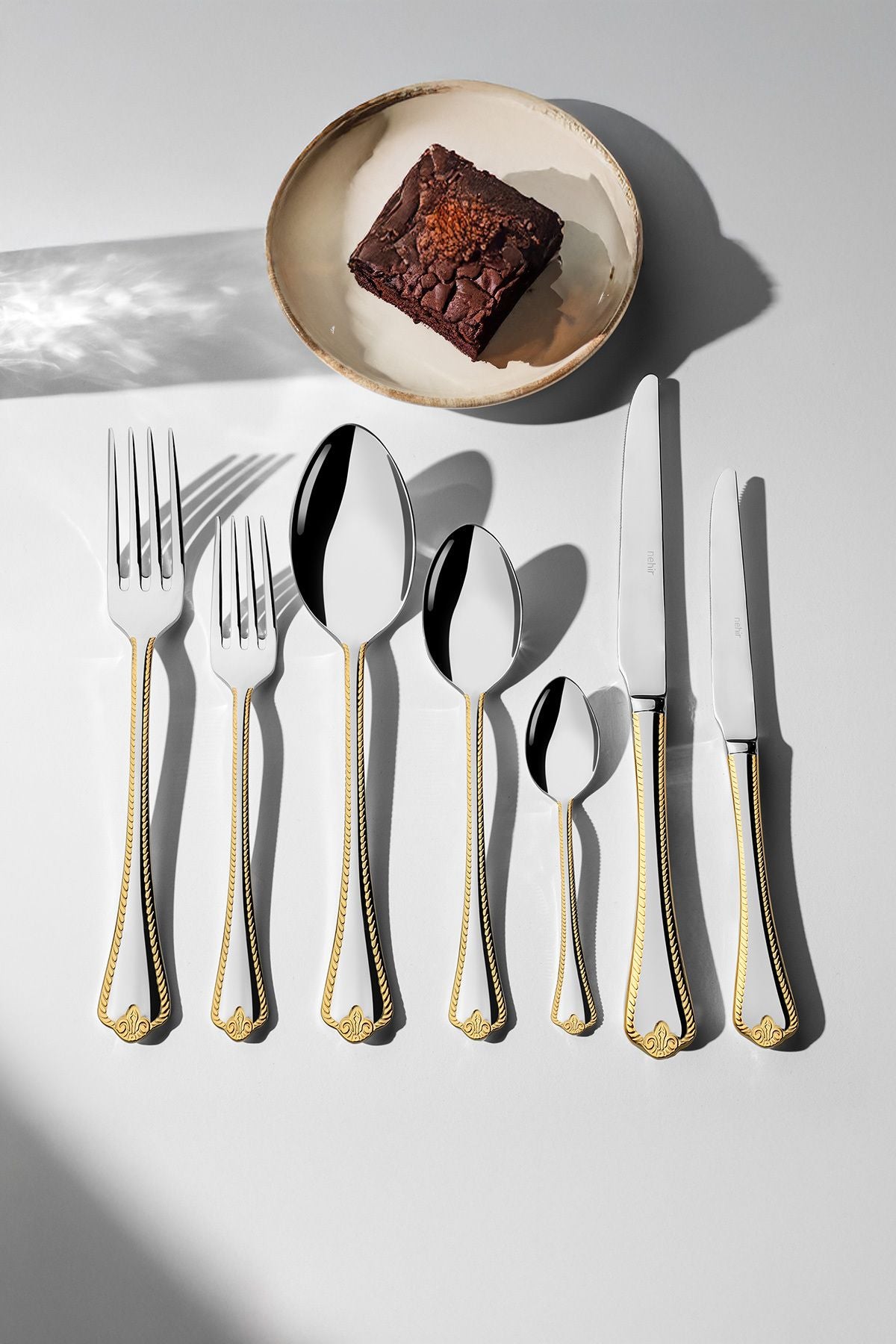 Fulya Altın Sade 12 Kişilik 84 Parça Deri Kutulu Çatal Kaşık Bıçak Takımı