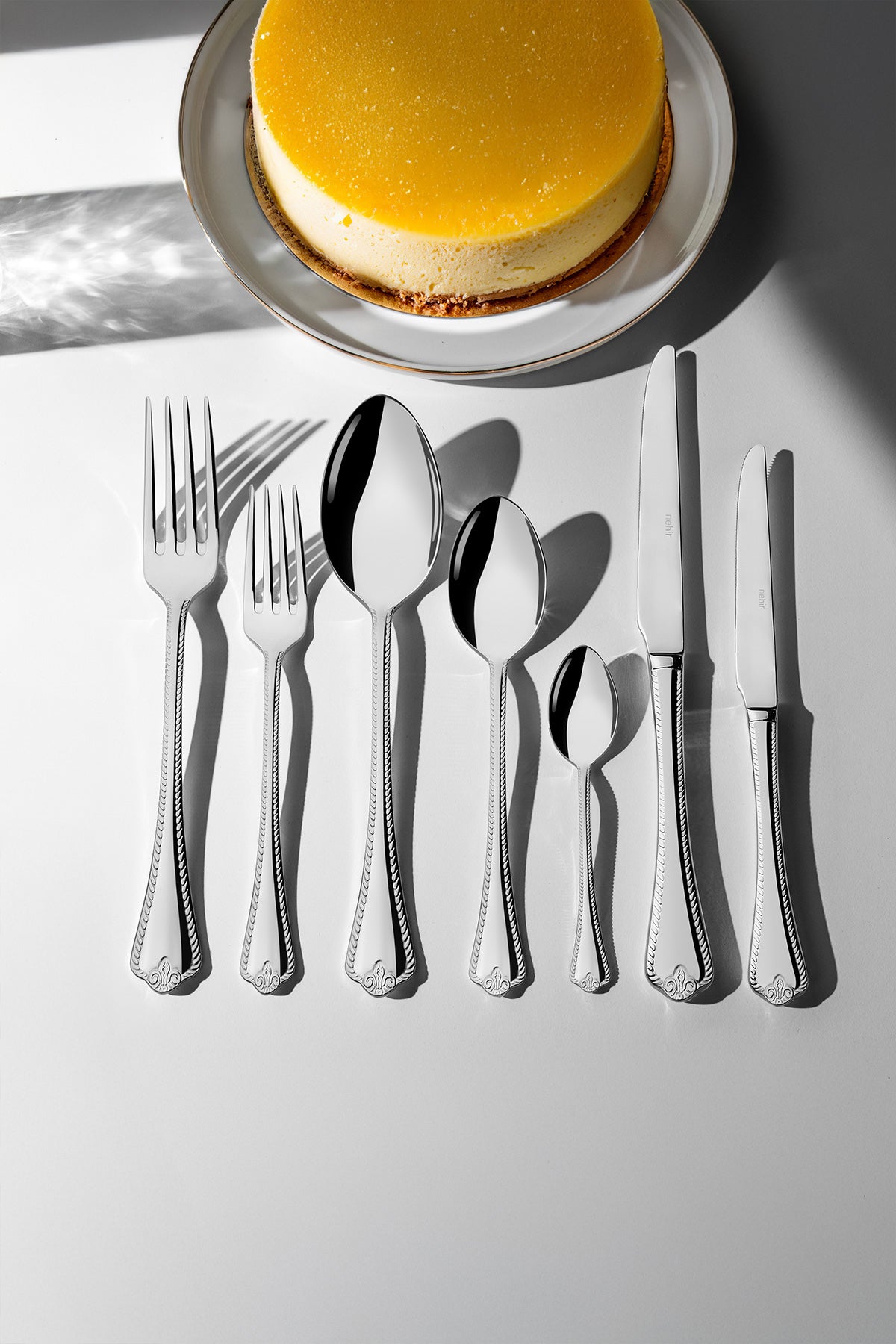 Fulya Sade 12 Kişilik 89 Parça Deri Kutulu Çatal Kaşık Bıçak Takımı