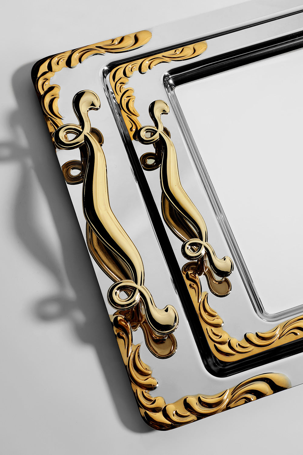 Lalezar 2-Piece Gold Plain Stainless Steel Tray Set