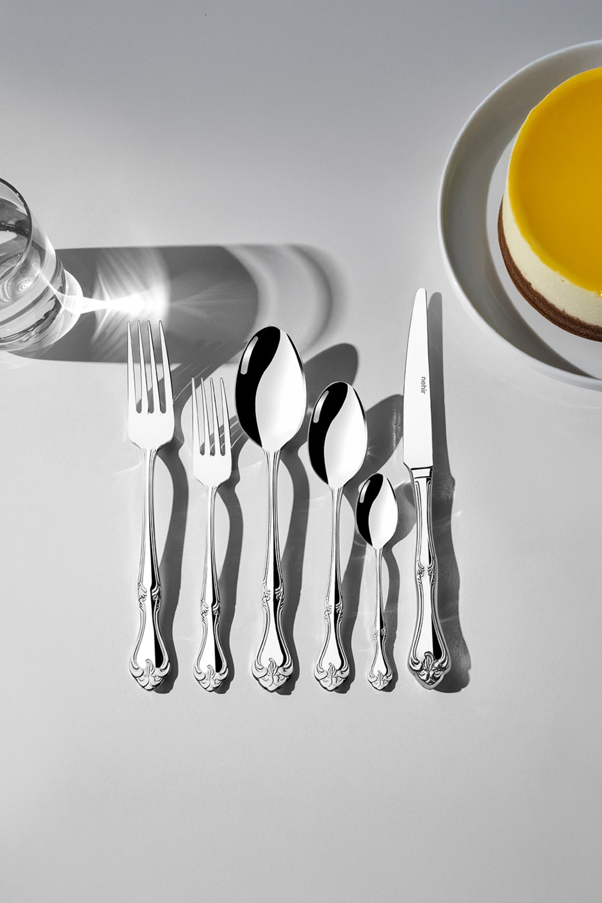 Lalezar Sade 12 Kişilik 72 Parça Deri Kutulu Çatal Kaşık Bıçak Takımı