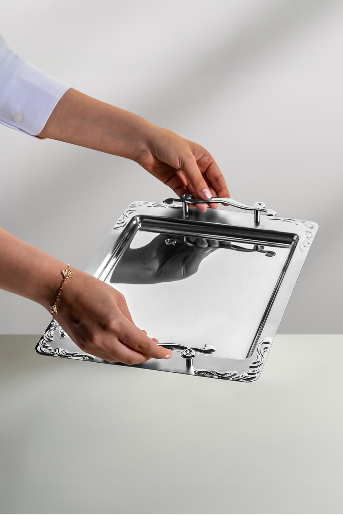 Lalezar Saten Çelik Çay Tepsi