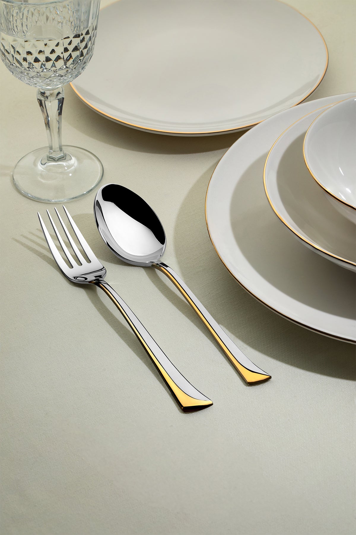 Maksi Altın Saten 6 Kişilik 30 Parça Kutulu Çatal Kaşık Takımı