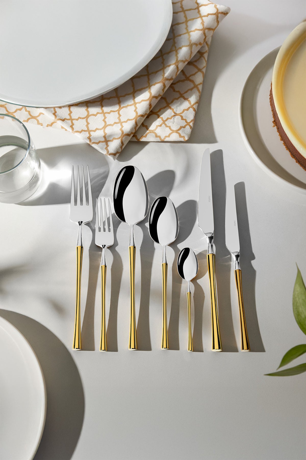 Marbella Altın Saten 12 Kişilik 84 Parça Deri Çatal Kaşık Bıçak Takımı