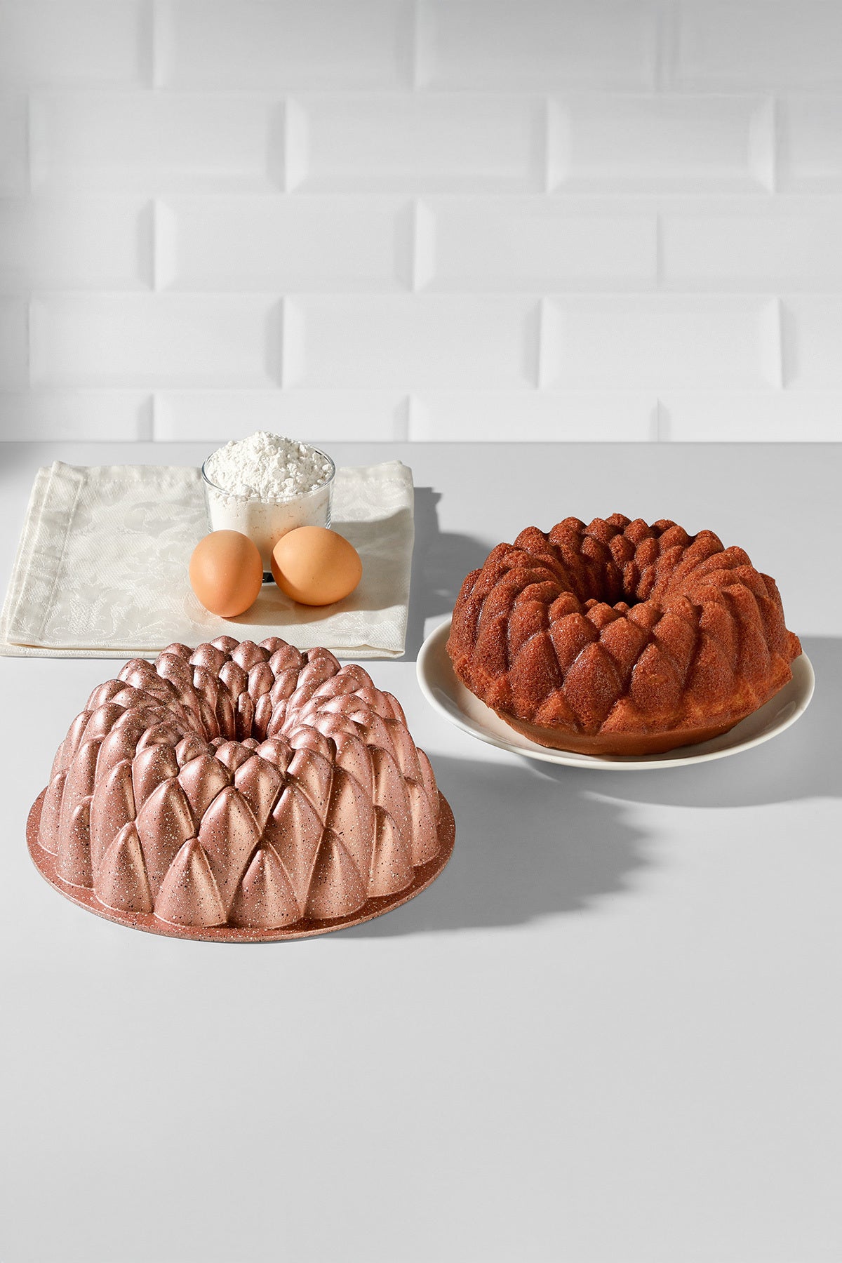 Nove Rose Gold Döküm Kek Kalıbı 24 Cm