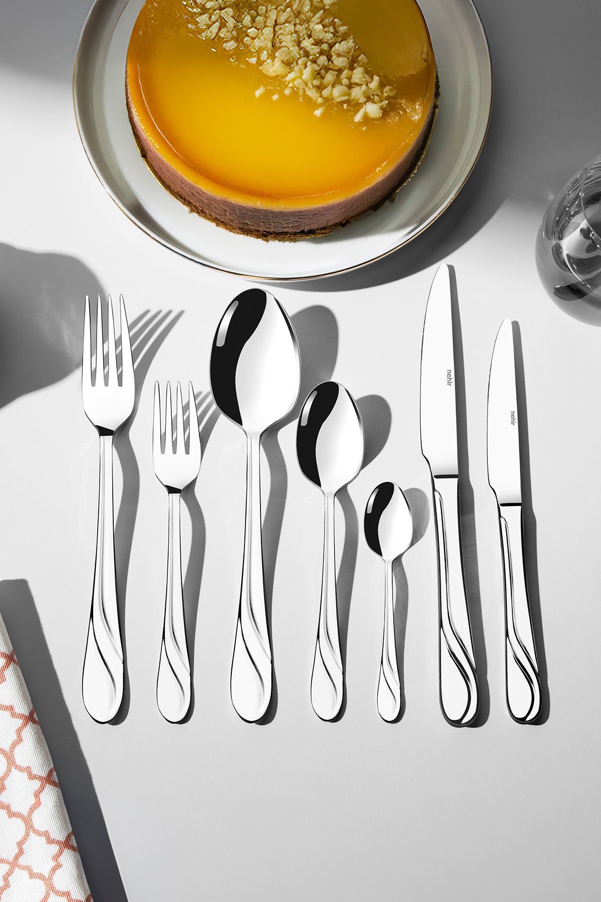 Safir Sade 12 Kişilik 84 Parça Deri Kutulu Çatal Kaşık Bıçak Takımı