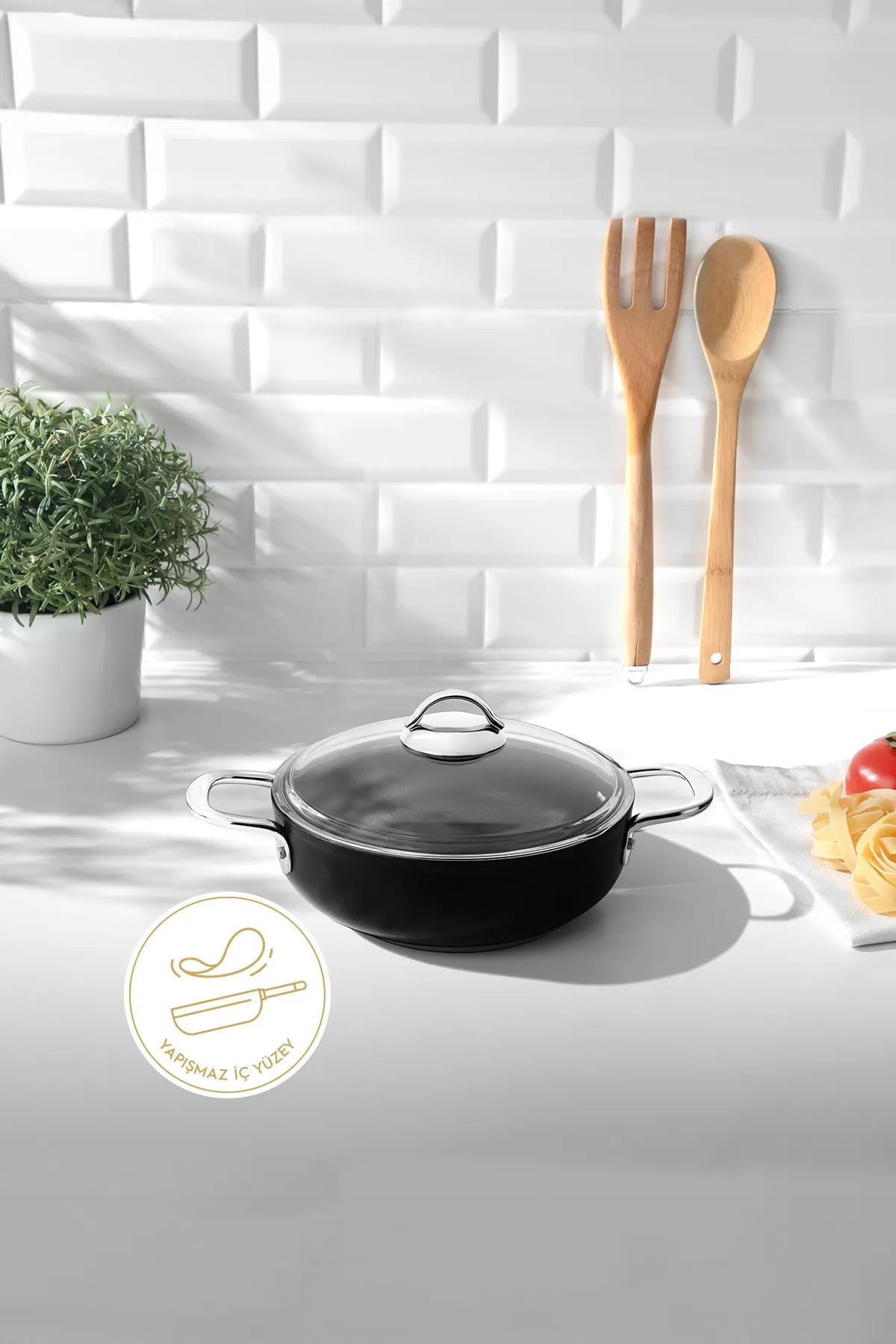 Titanium Siyah 24 Cm Karnıyarık Tencere