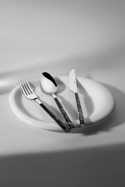 Tulip Siyah 6 Kişilik Mermer Desenli 18 Parça Kutulu Çatal Kaşık Bıçak Takımı