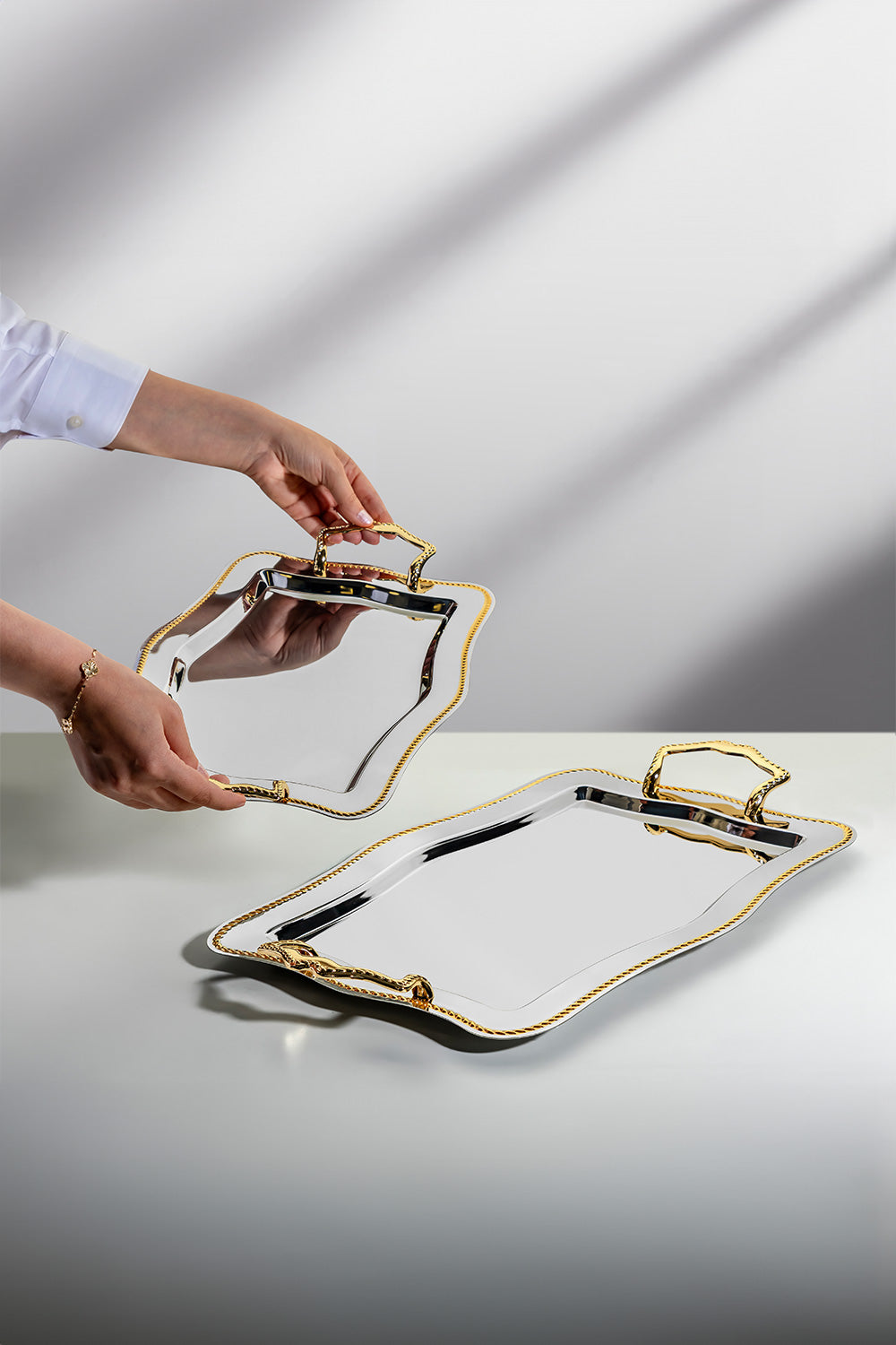 Zincir 2'li Altın Sade Çelik Tepsi Seti